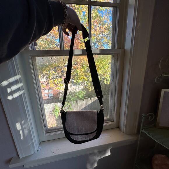 Woven Rattan/Straw Saddle Bag | Black Trim Boho Coastal Crossbody Purse - Picture 8 of 10